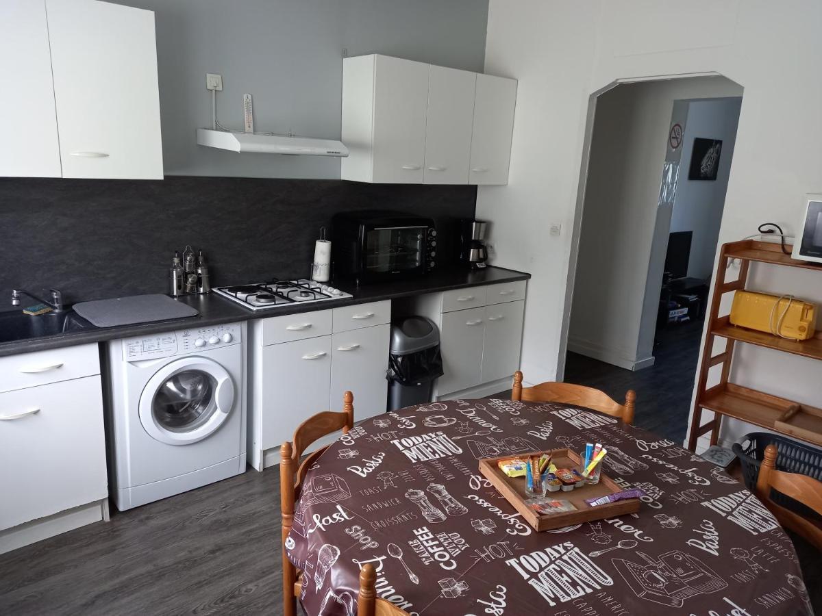 1er étage Appartement 2ch avec parking à Lurs Exterior foto